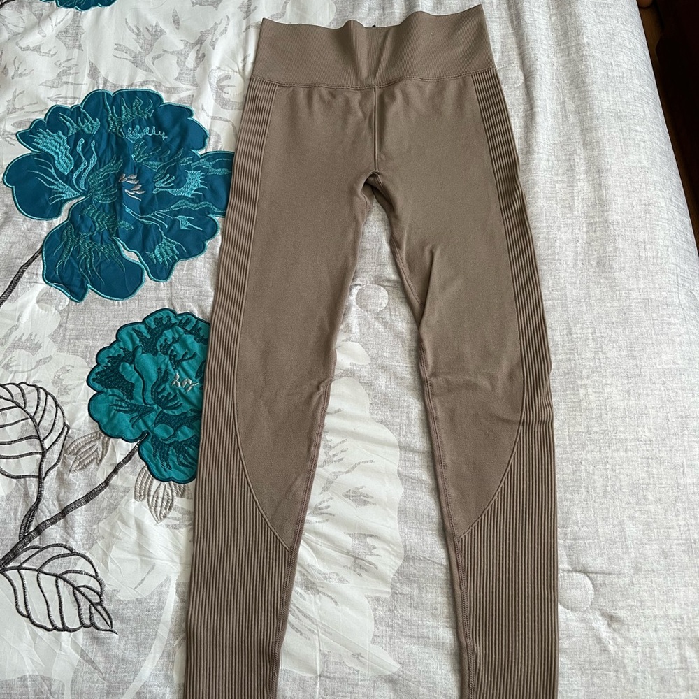 Forever 21 Taupe Ribbed Leggings